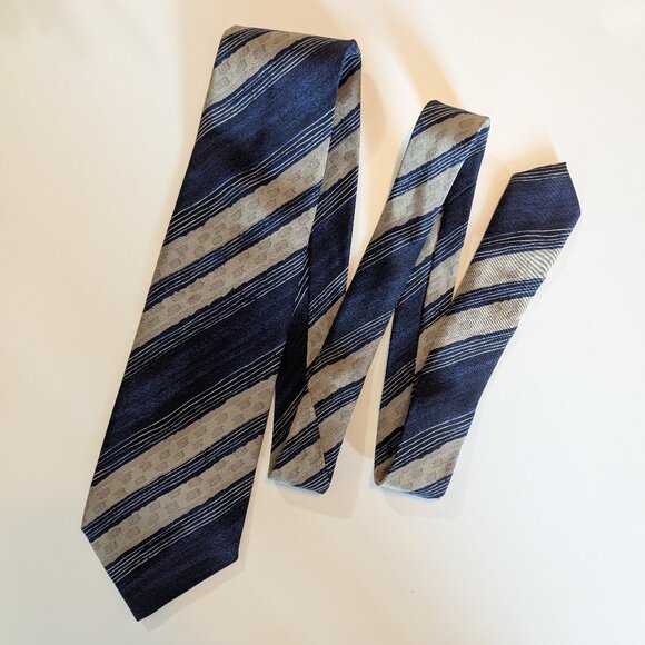 Hugo Boss Striped Blue and Beige Print Silk Tie - Made in Italy - Picture 2 of 7